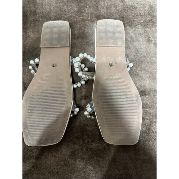 Windsor Women's Size 7.5 Rhinestone Faux Pearl 2 Strap Tan Flat Sandal - Picture 6 of 8